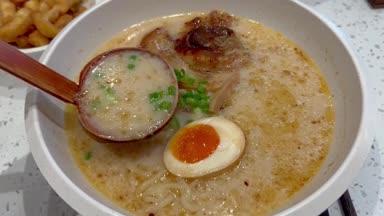 とんこつラーメン