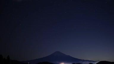 吉原から見た富士山と星空のタイムラプス
