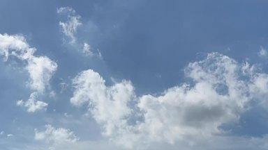 雲のタイムラプス　ヘリコプター通過