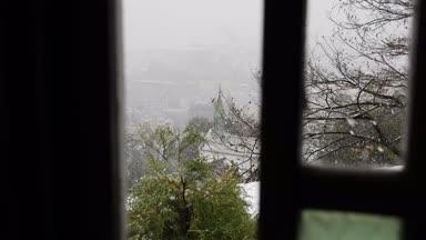 雪の降る大浦天主堂