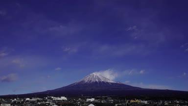 澄み切った日本一の山「富士山」