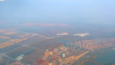 霞んだ中国の工業地帯
