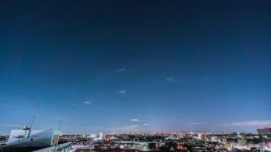 東京郊外からの夜景と星空タイムラプス