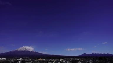 「富士山と愛鷹山」